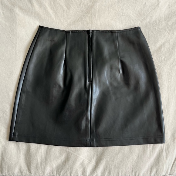 Vintage XOXO Faux Mini Skirt - Picture 2 of 4